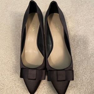 SZ 8.5M Lord & Taylor Satin Heels with Bow Detail